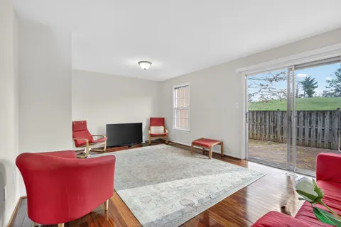 $390,000 | 20017 Spur Hill Drive, Gaithersburg, MD 20886