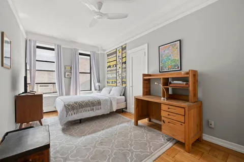 $2,195,000 | 176 West 87th Street, Unit 2B | Upper West Side
