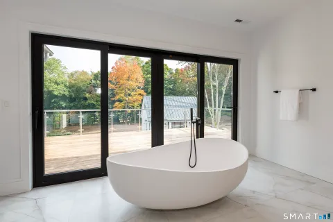 $6,395,000 | 729 Smith Ridge Road, New Canaan, CT 06840