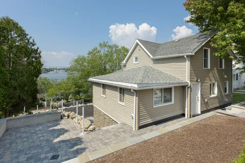 $795,000 | 286 Riverside Drive, Tiverton, RI 02878