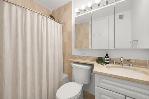 $6,490 | 1 Irving Place, Unit U22A | Gramercy