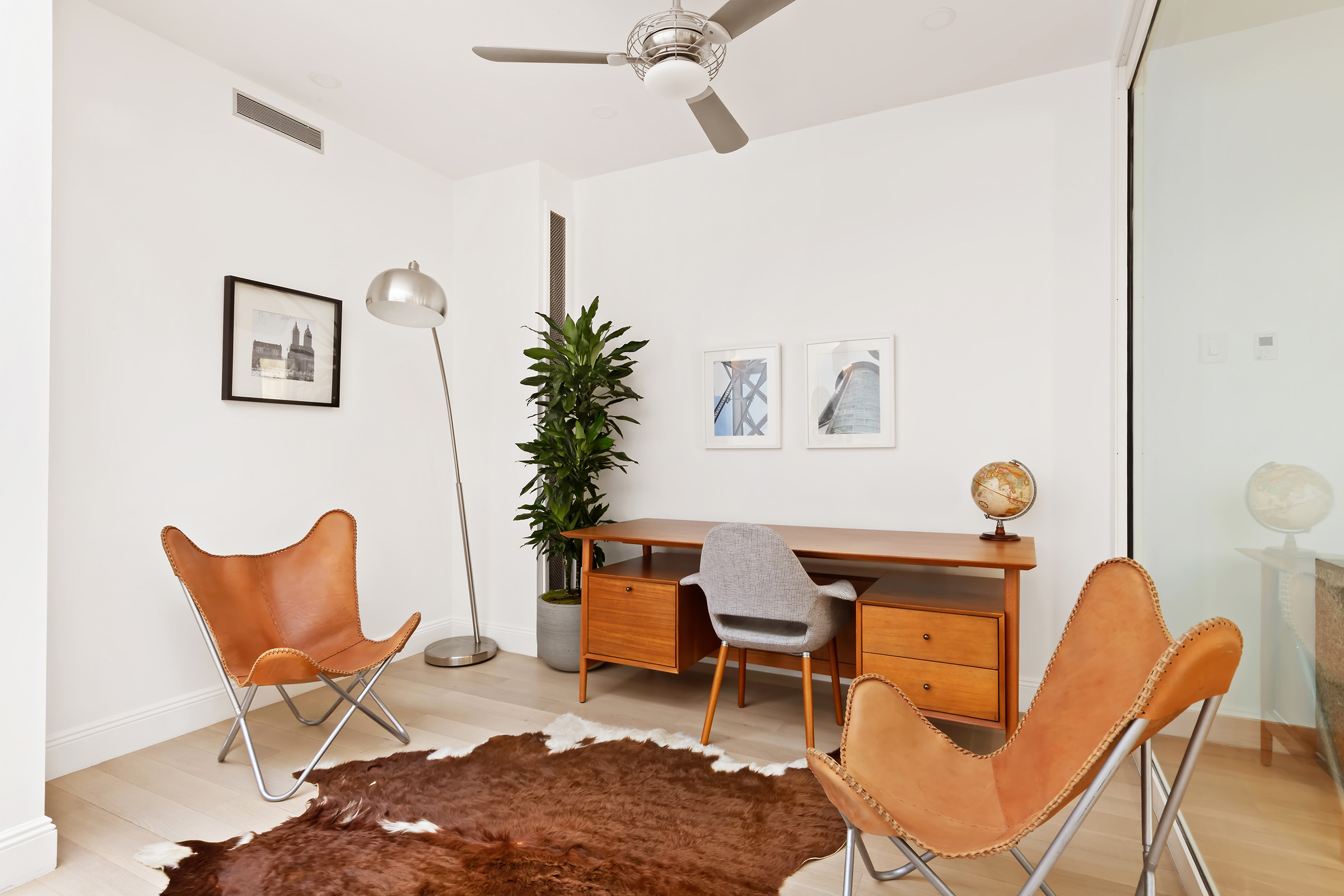 9 West 84th Street Manhattan, NY 10024 - Photo 23 of 31 a workspace room with furniture and wooden floor