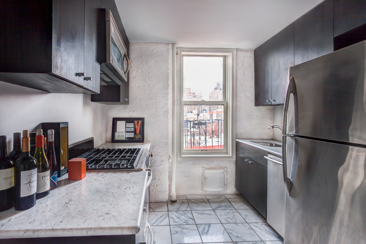 92 Perry Street, Unit 19 Manhattan, NY 10014 - Photo 2 of 5