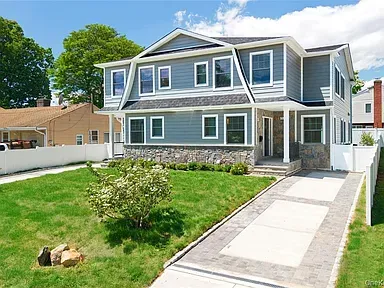 $10,500 | 37 Corchaug Avenue, Unit B, Port Washington, NY 11050