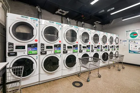 $930,000 | 505 Court Street, Unit 9G | Carroll Gardens