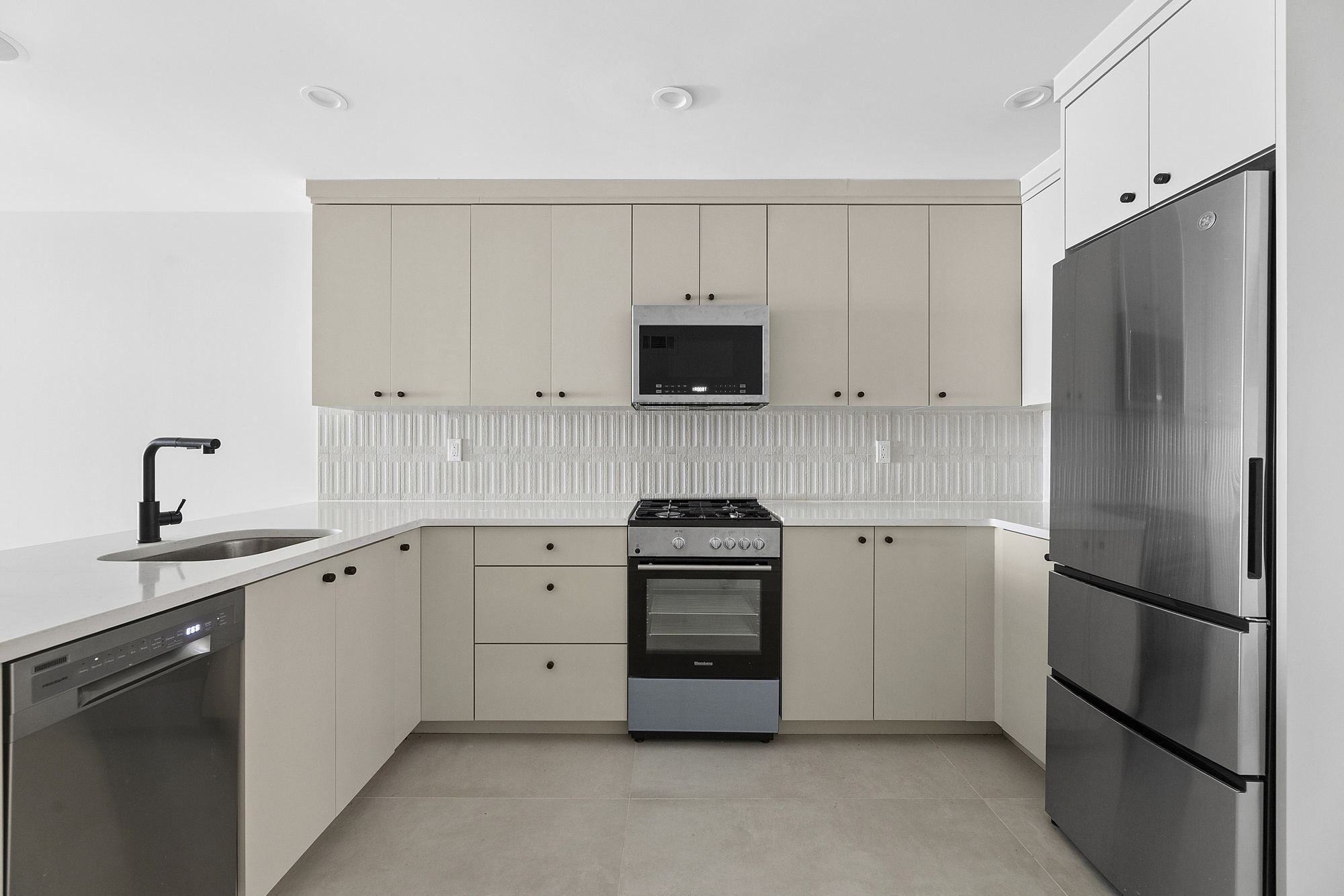 429 Decatur Street, Unit 1 Brooklyn, NY 11233 - Photo 2 of 9