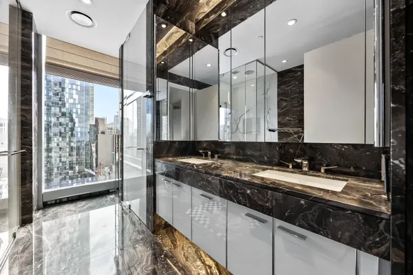 $6,999,000 | 217 West 57th Street, Unit 36D | Midtown Central