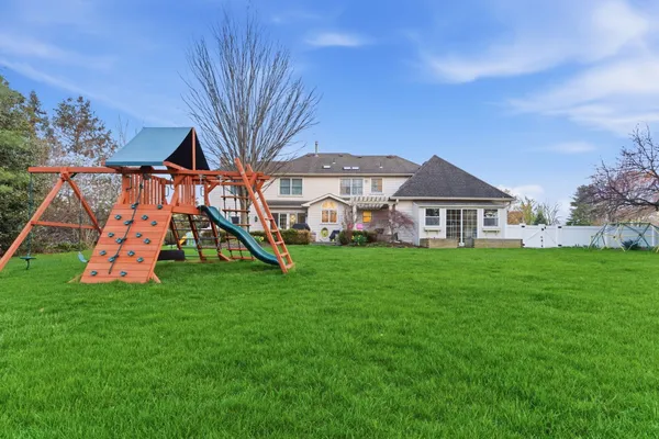 Contact Agent | 201 Wolf Lane, Ambler, PA 19002