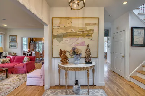 $3,000,000 | 19 Horseshoe Drive, East Hampton, NY 11937