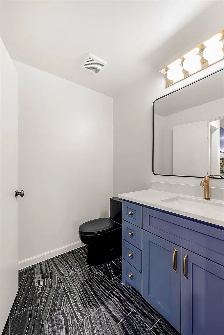 1711 Enfield Road, Unit 203 Austin, TX 78703 - Photo 13 of 26 Gallery Image 13