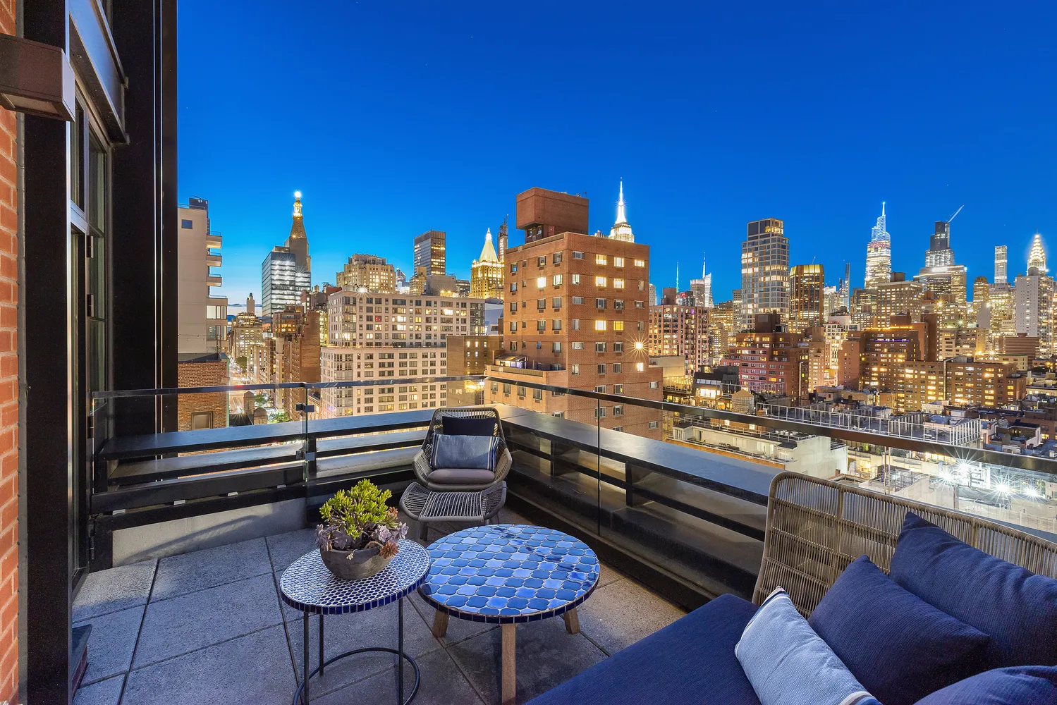 ＊DOM SPACE DESIGN ＊ eyJidWNrZXQiOiJ6NTAwLXByb2QiLC