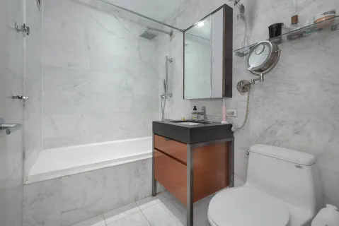 $3,950 | 75 Wall Street, Unit 25D | Financial District