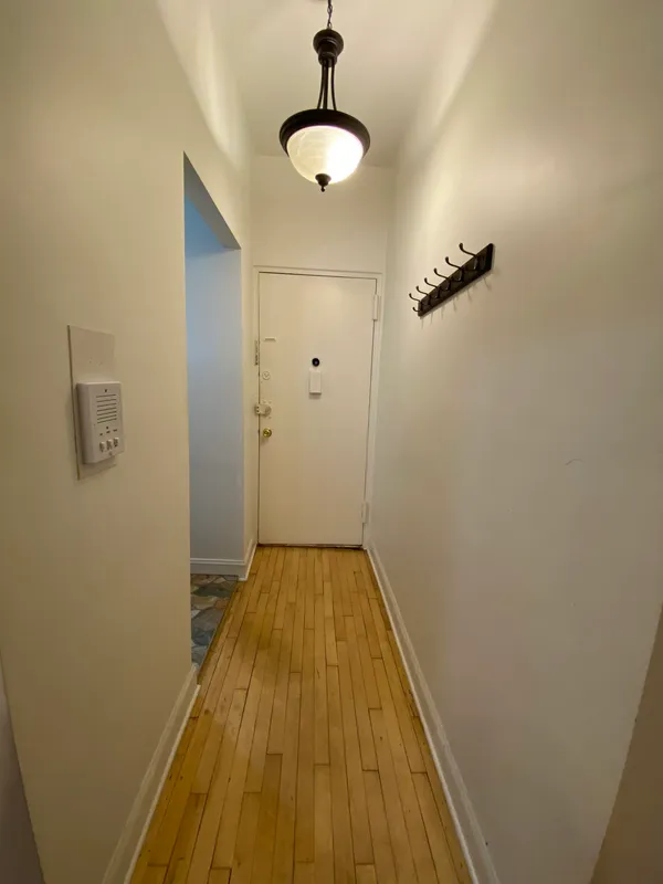 $3,500 | 350 West 56th Street, Unit 3C | Hell's Kitchen