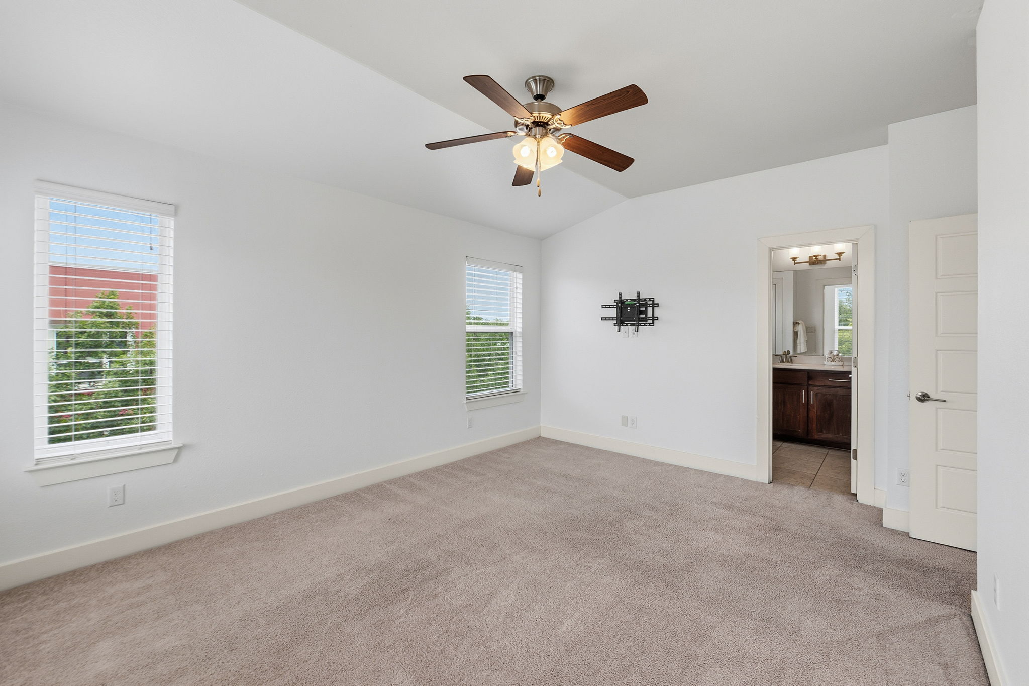 2605 Witsome Loop, Unit 40 Austin, TX 78741 - Photo 33 of 48