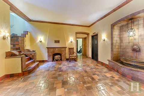 $1,375,000 | 21 East 10th Street, Unit 5A | Greenwich Village