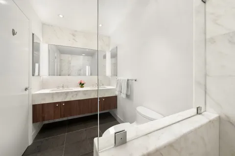 $3,200,000 | 200 East 62nd Street, Unit 27A | Lenox Hill