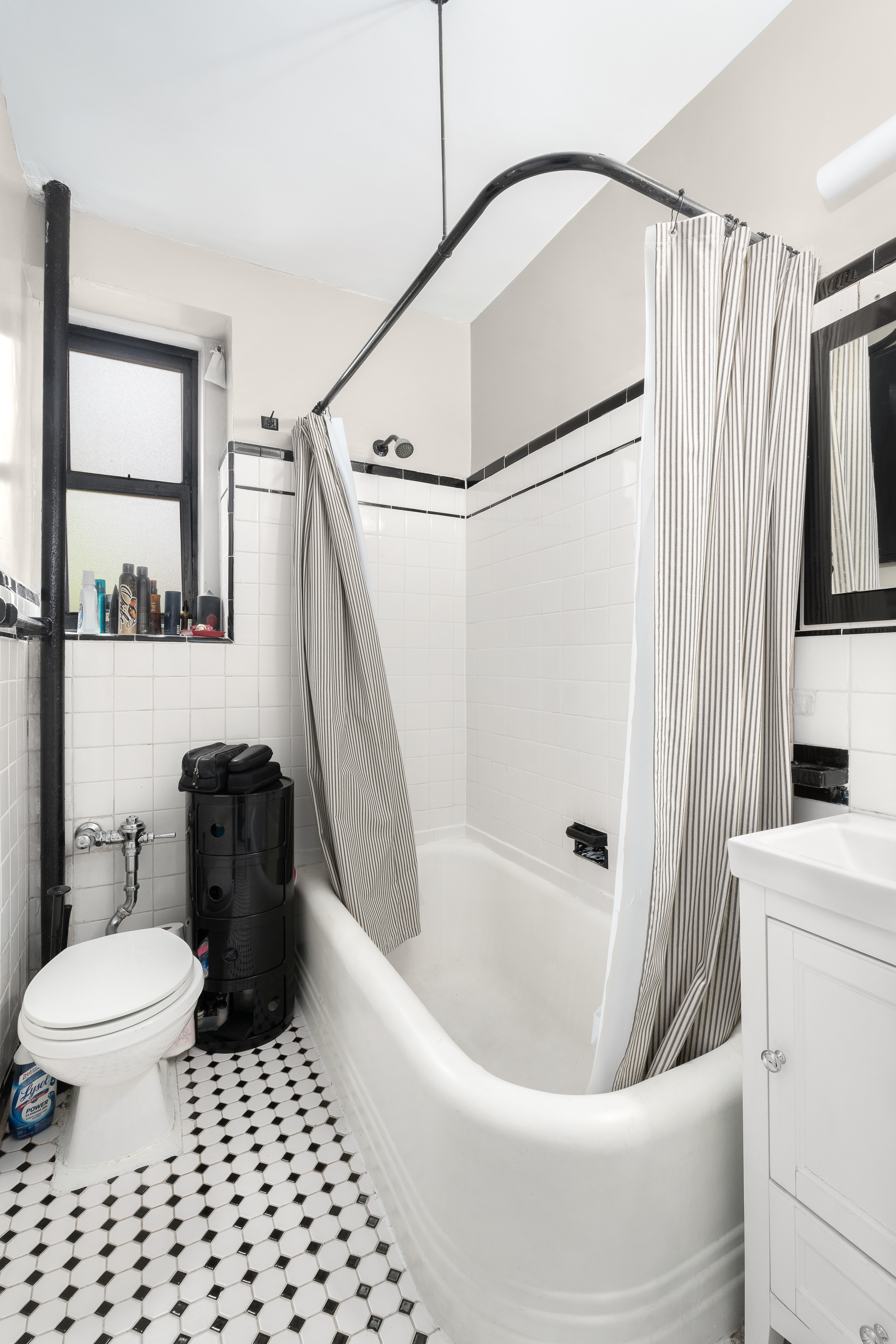 317 East 18th Street, Unit 2E Manhattan, NY 10003 - Photo 4 of 5