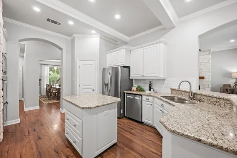 $850,000 | 806 Overlook Bend, Leander, TX 78641