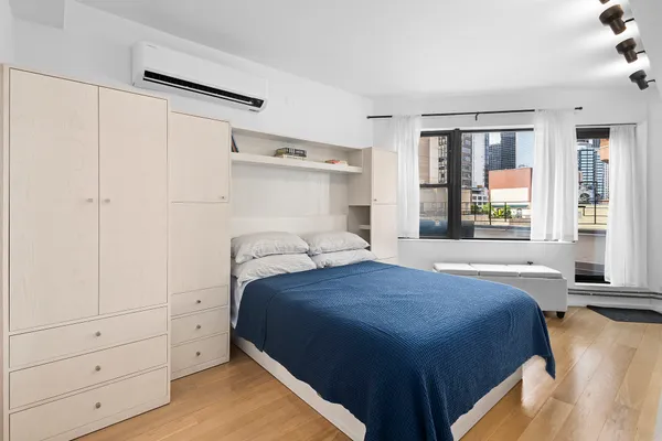 $4,500 | 240 East 46th Street, Unit PHC | Midtown East