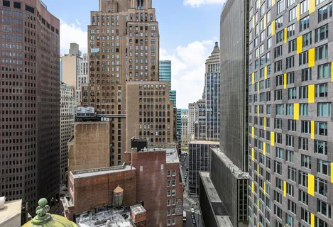 $1,295,000 | 3 Hanover Square, Unit 17C | Financial District
