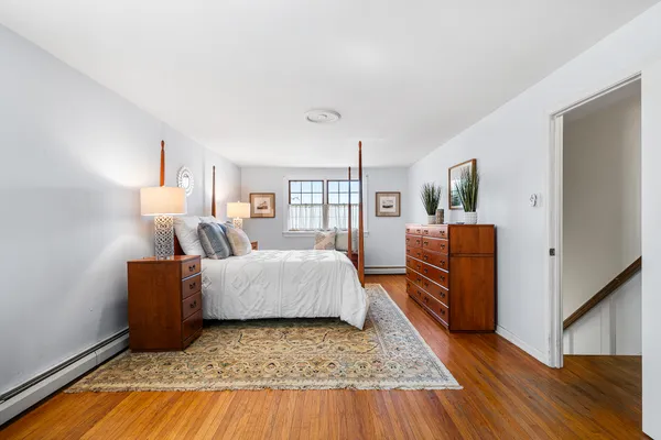 $725,000 | 6 Cypress Lane, Berwyn, PA 19312