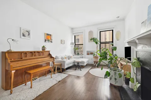 $599,000 | 332 West 101st Street, Unit 4F | Upper West Side