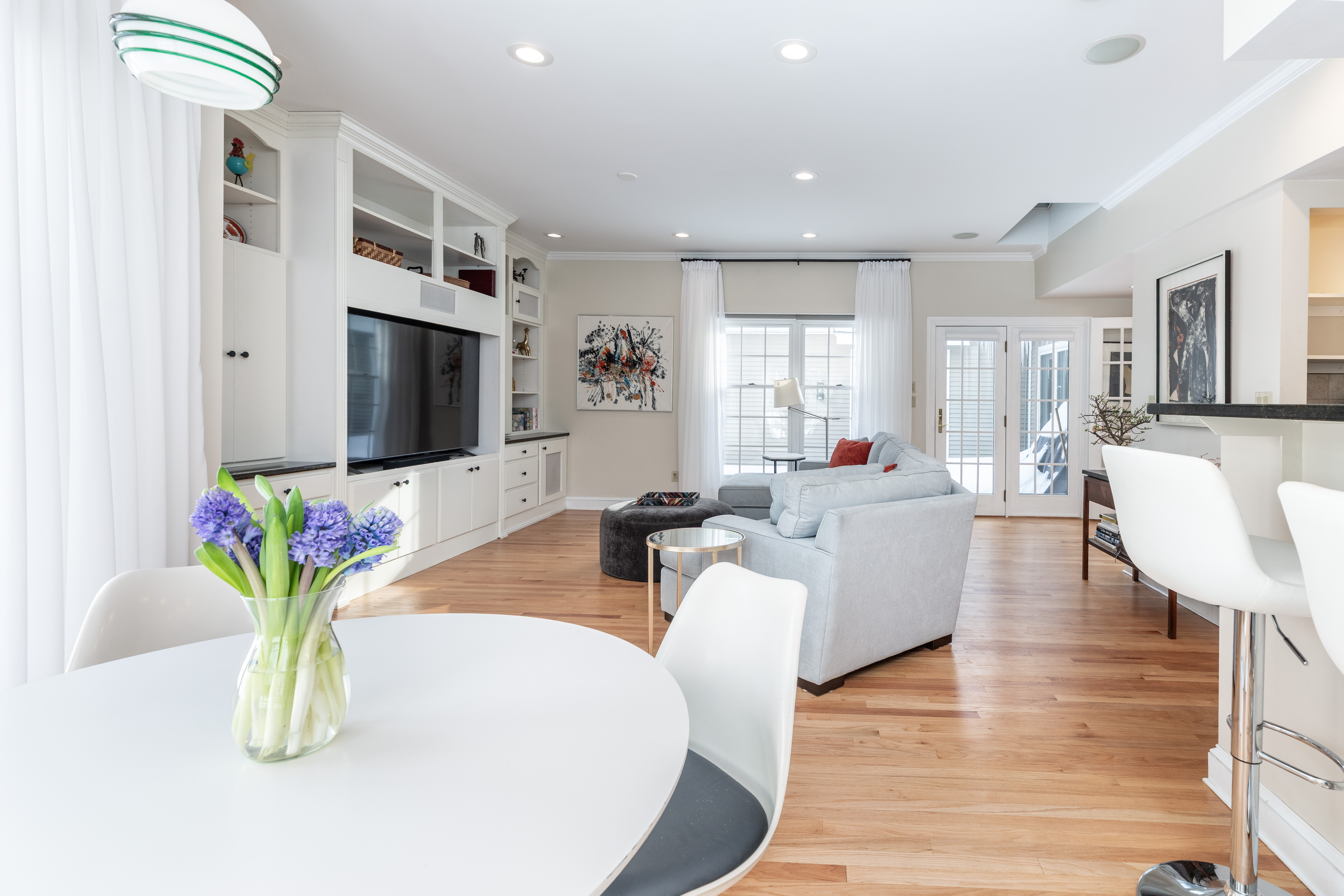 31 Woodfield Road Wellesley, MA 02482 - Photo 5 of 38