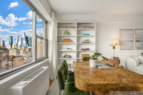 $1,750,000 | 175 West 13th Street, Unit 19C | West Village