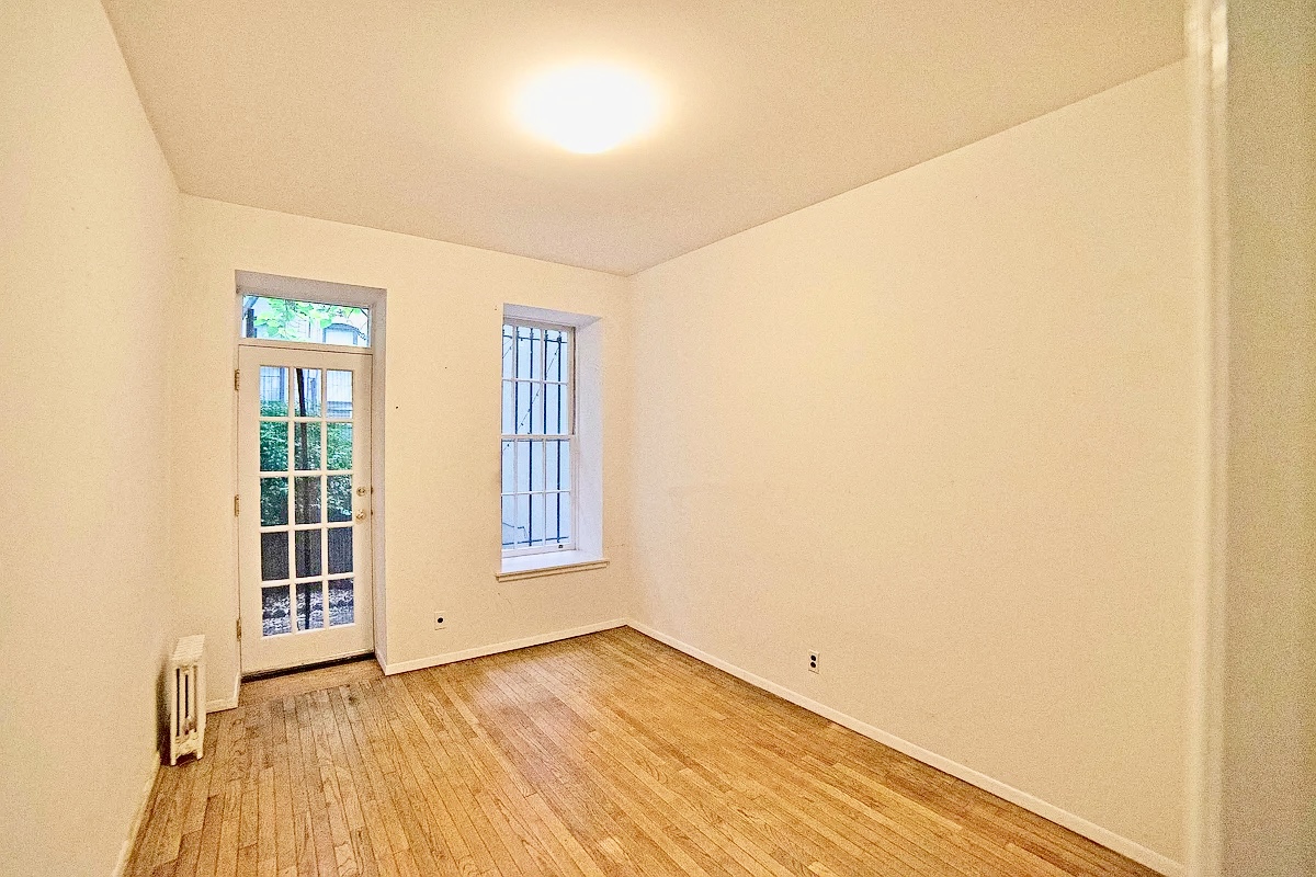 320 East 91st Street, Unit 1RW Manhattan, NY 10128 - Photo 3 of 6