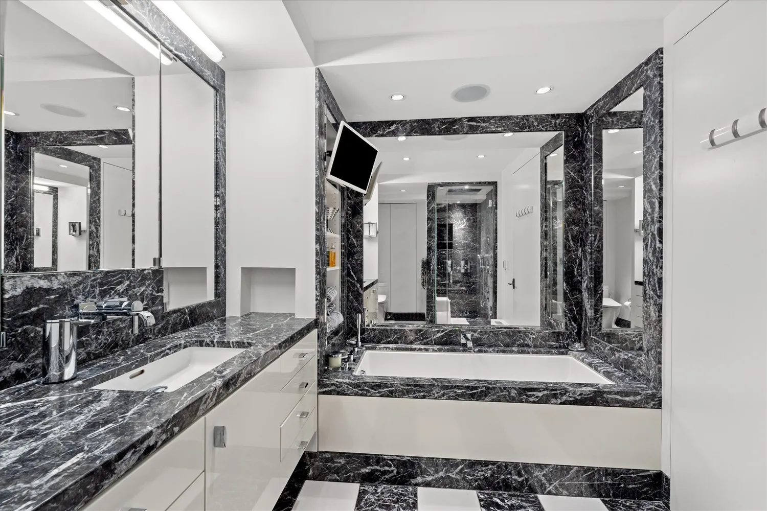 Contact Agent | 700 New Hampshire Avenue Northwest, Unit 708/709, Washington, DC 20037