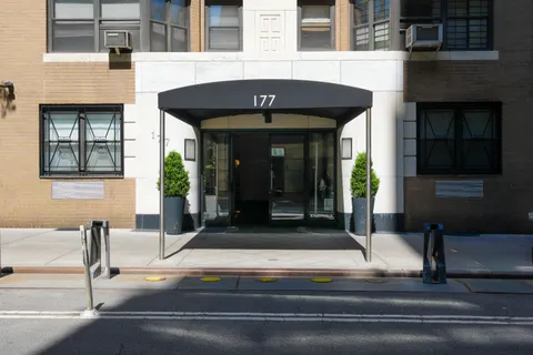 $2,600,000 | 177 East 77th Street, Unit PHC | Upper East Side