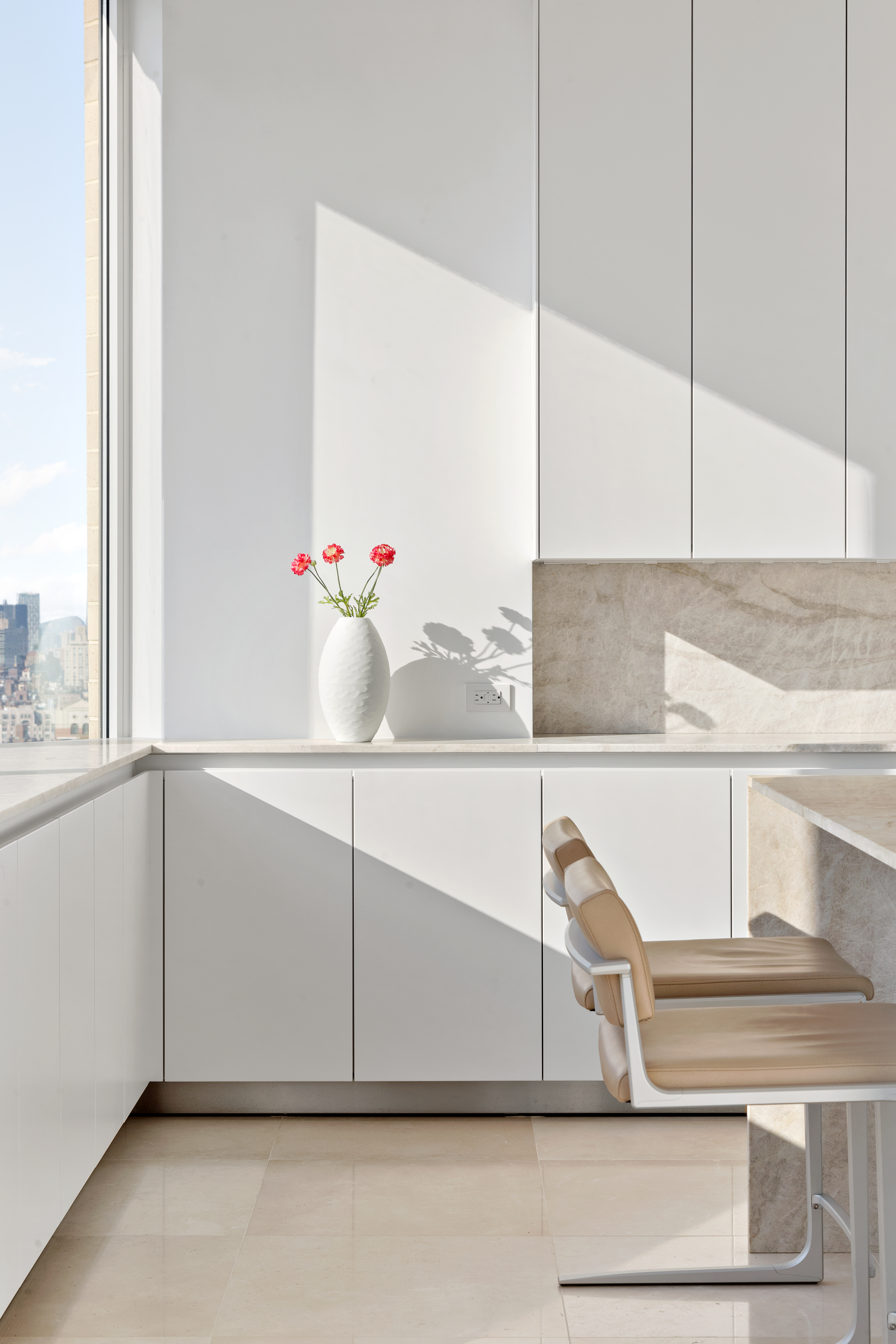 200 East 65th Street, Unit 38S Manhattan, NY 10065 - Photo 5 of 13