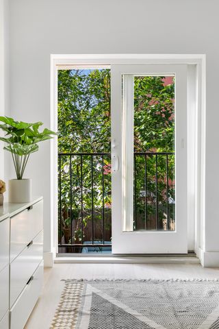 $2,295,000 | 364 Columbia Street | Red Hook