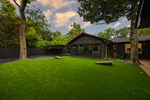 $849,000 | 10262 Vinemont Street, Dallas, TX 75218