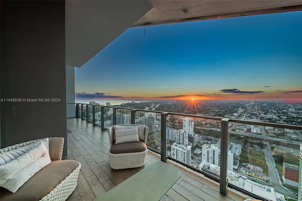 $5,799,900 | 88 Southwest 7th Street, Unit PH4303, Miami, FL 33130