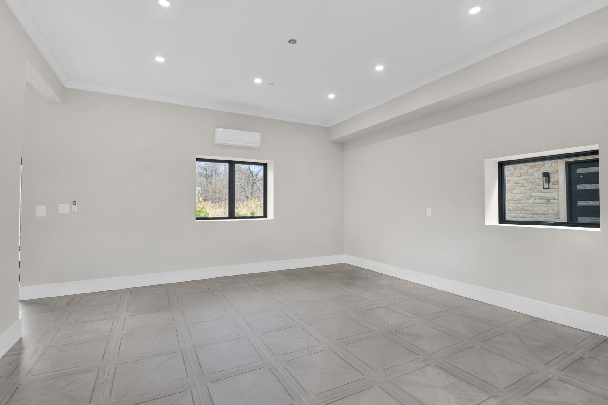5 Osprey Court Staten Island, NY 10308 - Photo 48 of 50 a view of an empty room with a window
