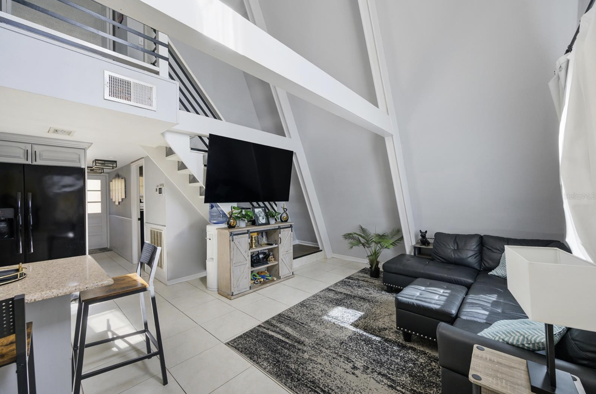 900 Riverside Drive Tarpon Springs, FL 34689 - Photo 3 of 29