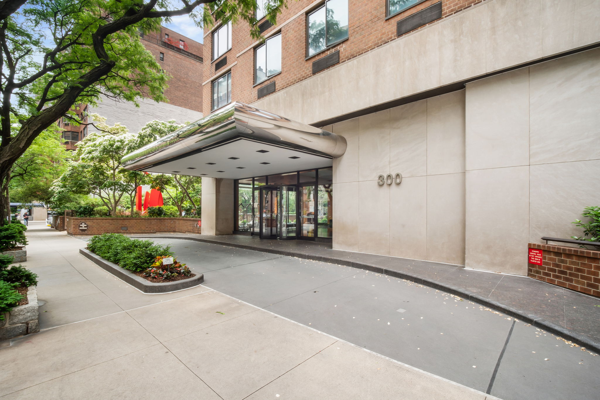 300 East 54th Street, Unit 26EF Manhattan, NY 10022 - Photo 14 of 17