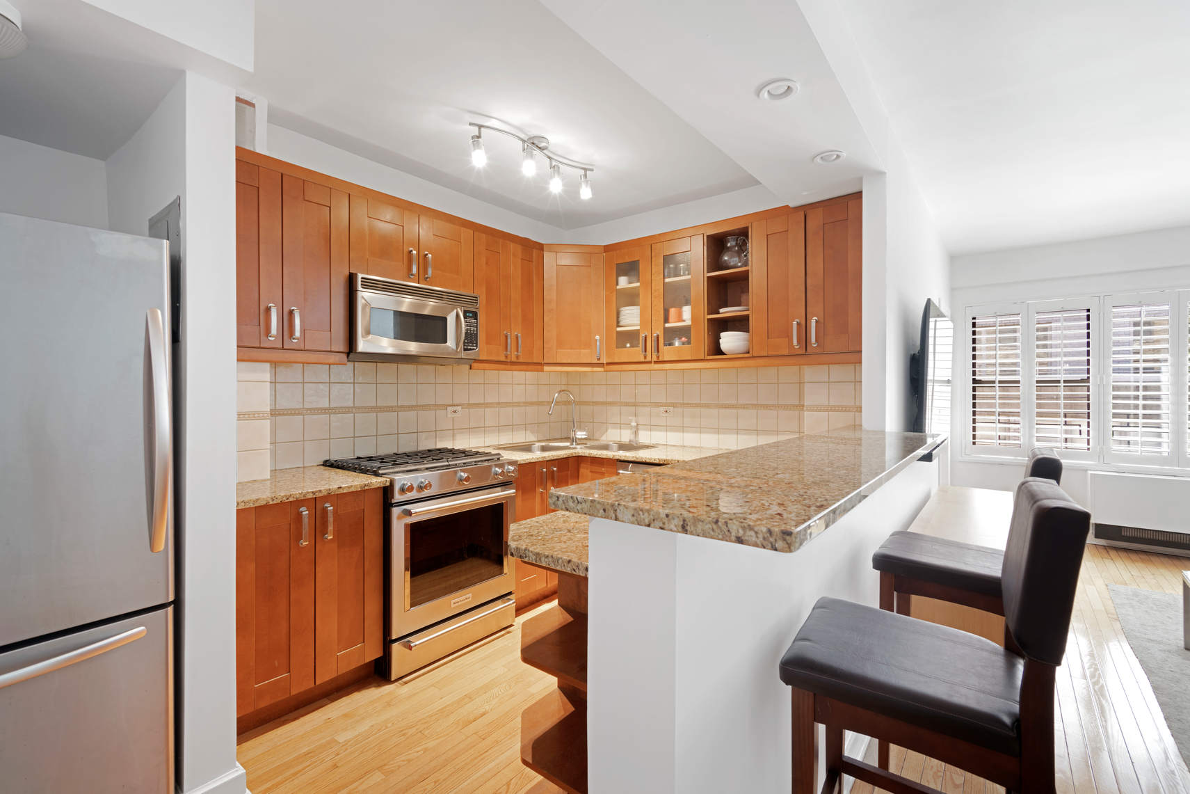 150 East 56th Street, Unit 11A Manhattan, NY 10022 - Photo 10 of 12