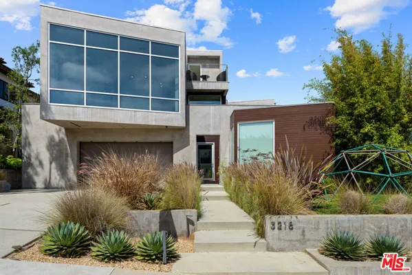 $4,100,000 | 3218 Maplewood Avenue, Los Angeles, CA 90066