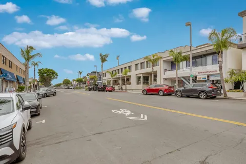 $7,500 | 808 Manhattan Avenue, Unit A, Manhattan Beach, CA 90266