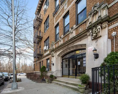 $1,290,000 | 310 Windsor Place, Unit 32 | Windsor Terrace