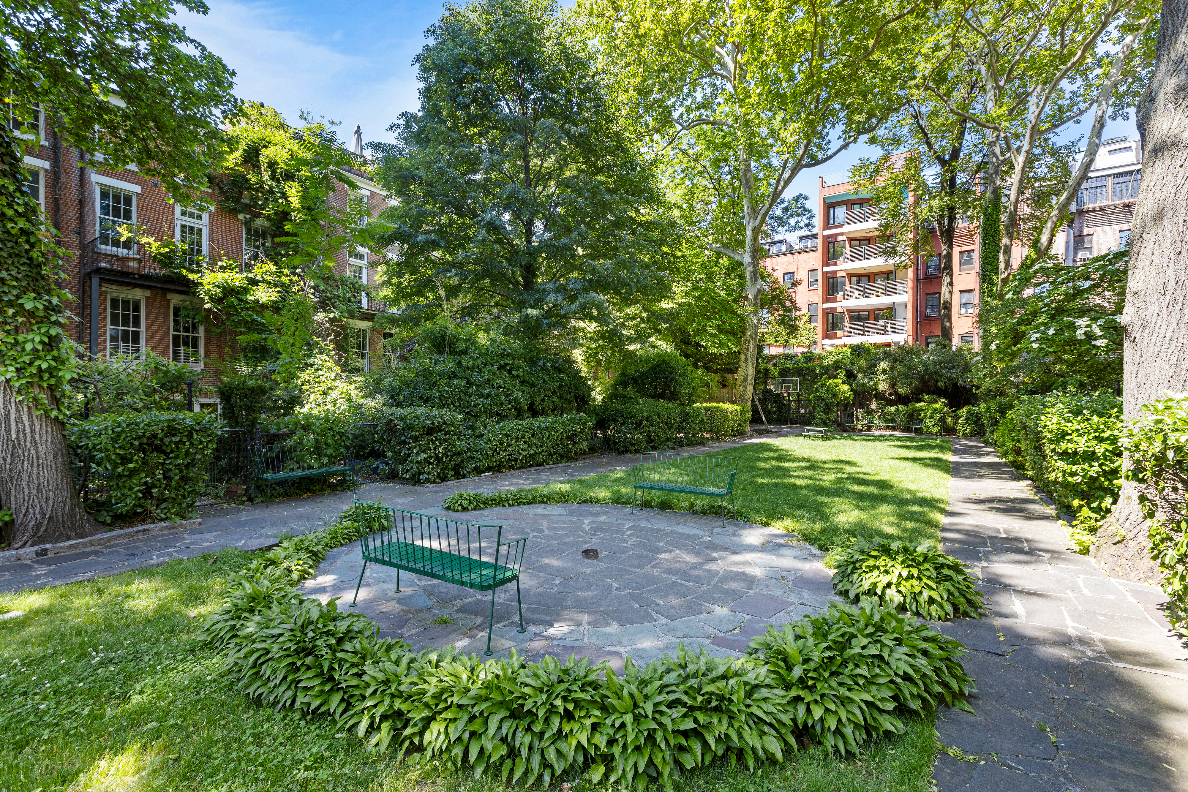 74 MacDougal Street Manhattan, NY 10012 - Photo 27 of 31