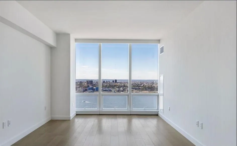 $10,000 | 15 Hudson Yards | Hudson Yards