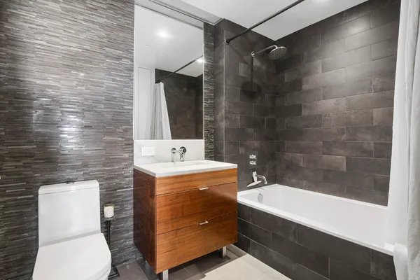 $4,000 | 205 Water Street, Unit 2E | DUMBO
