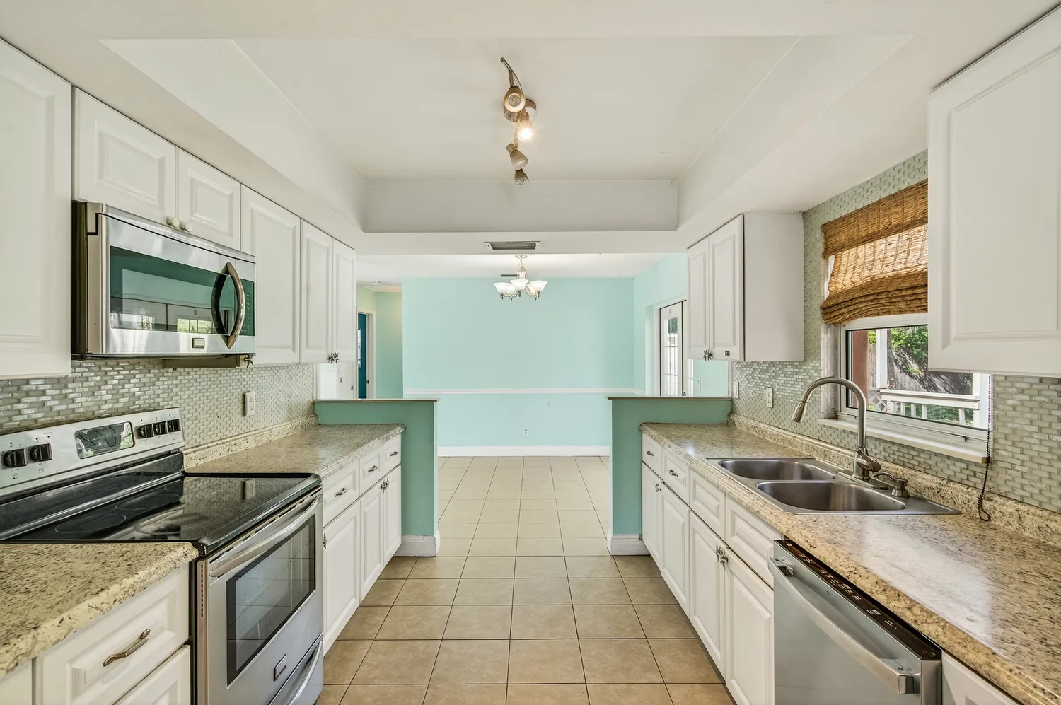 $330,000 | 2444 1st Place Southwest, Vero Beach, FL 32962