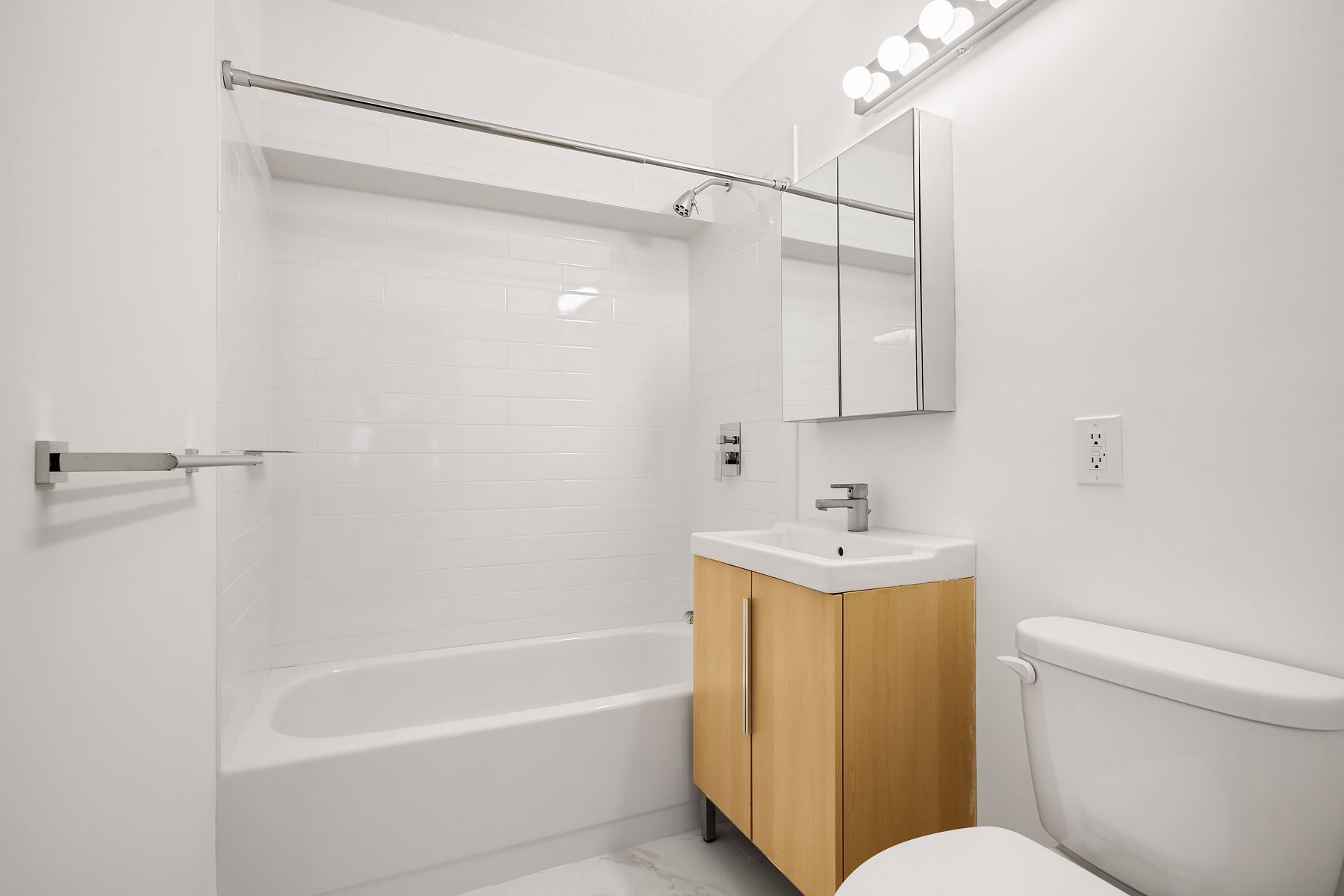 421 Hudson Street, Unit 519 Manhattan, NY 10014 - Photo 10 of 18