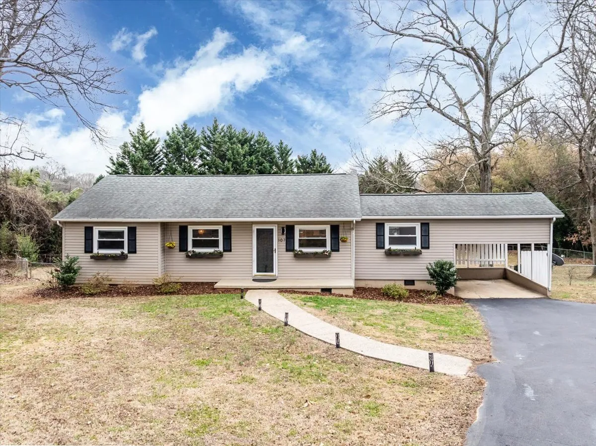 $395,000 | 107 Fire Department Drive, Belmont, NC 28012