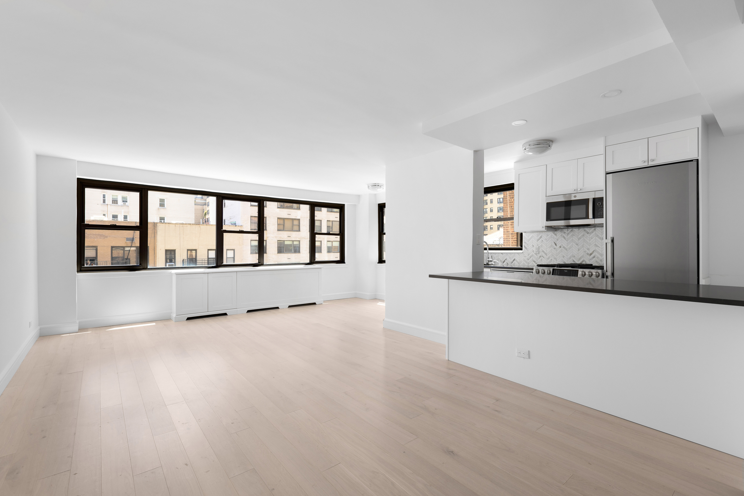 233 East 69th Street, Unit 6K Manhattan, NY 10021 - Photo 3 of 11