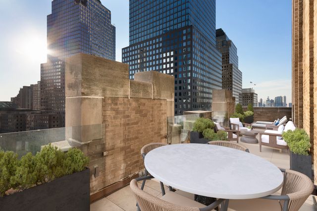 $4,750,000 | 100 Barclay Street, Unit 11Q | TriBeCa